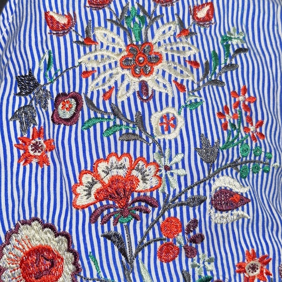 3/$30 SALE Rue21 Floral Striped Button Down Shirt top - Picture 2 of 3